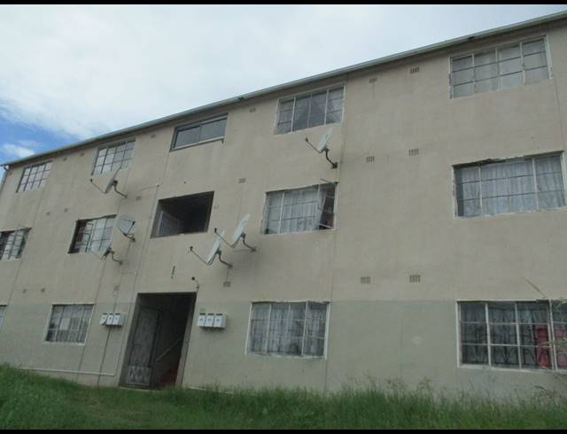2 BEDROOM APARTMENT FOR SALE IN CROSSMOOR